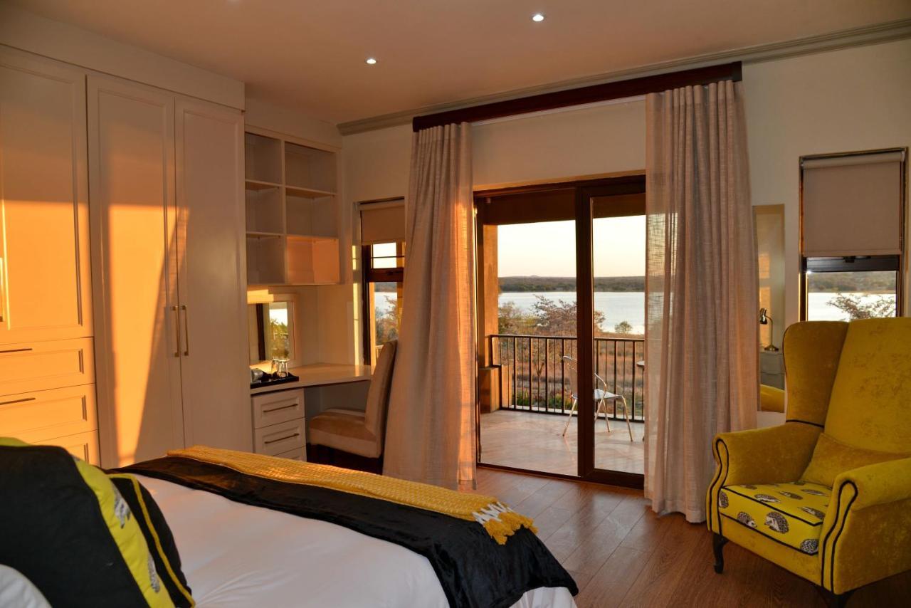 Kameeldrift Waterfront Estate & Resort บริทส์ ภายนอก รูปภาพ